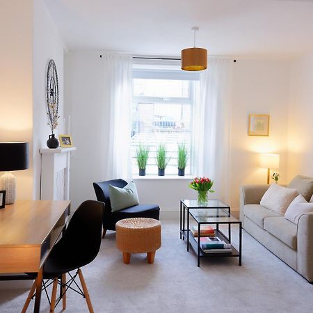 Stayright 3 Bed Home Near Hiking Trails & Parks Llwynypia Zewnętrze zdjęcie