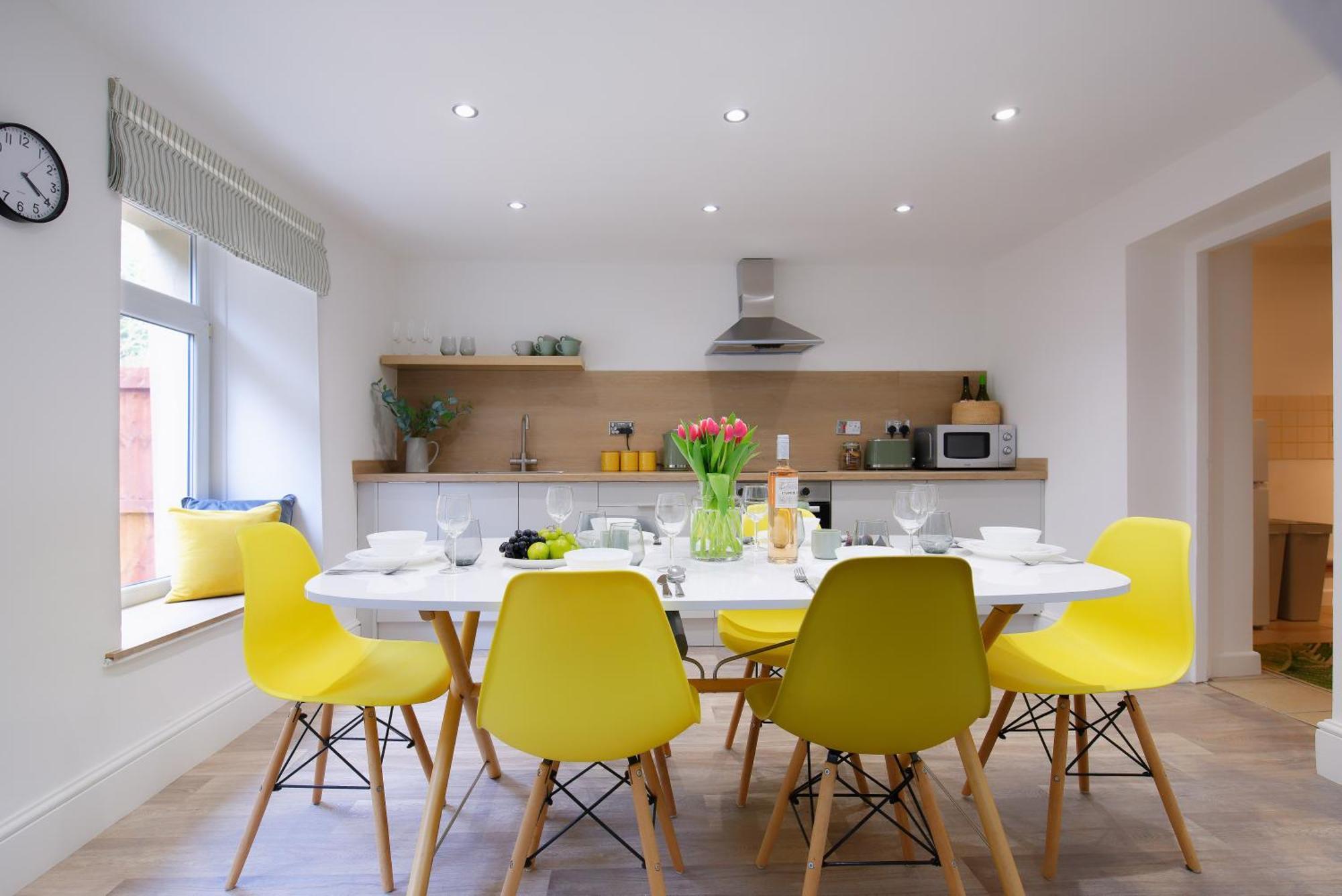 Stayright 3 Bed Home Near Hiking Trails & Parks Llwynypia Zewnętrze zdjęcie