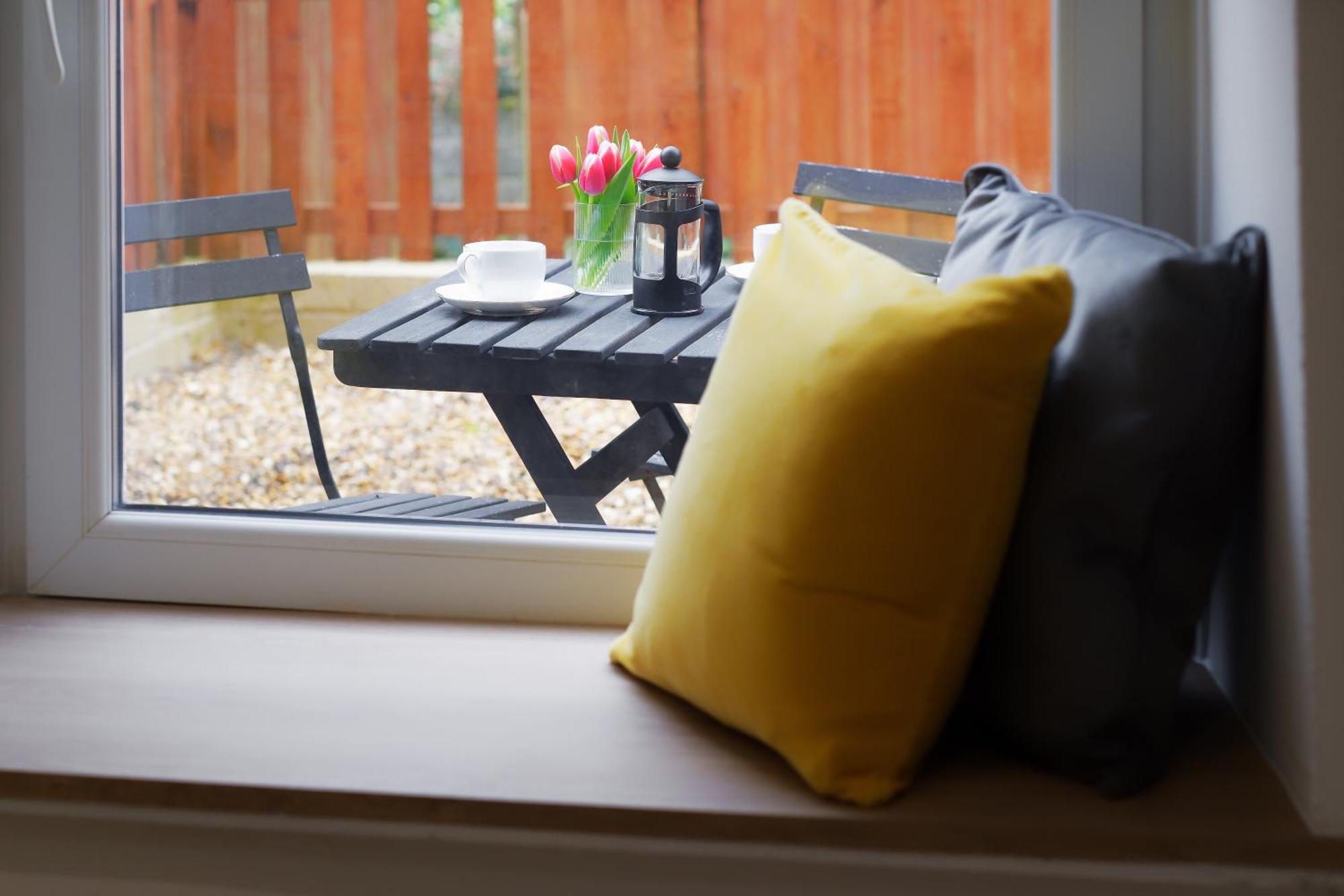Stayright 3 Bed Home Near Hiking Trails & Parks Llwynypia Zewnętrze zdjęcie
