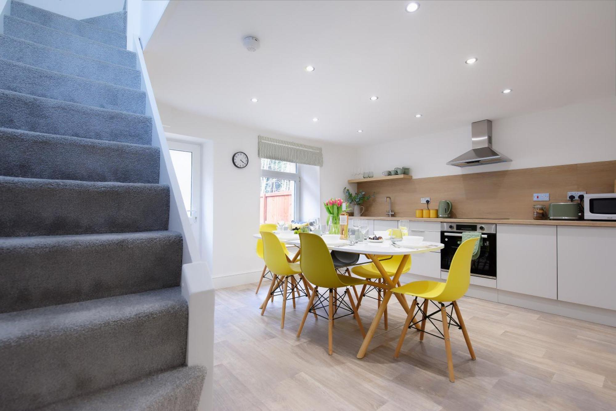 Stayright 3 Bed Home Near Hiking Trails & Parks Llwynypia Zewnętrze zdjęcie